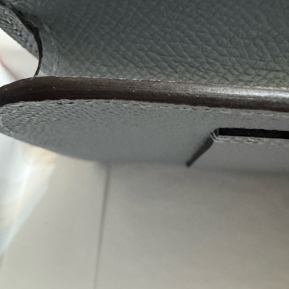 Hermes(GRIS PATINA) Constance Slim wallet/clutch/crossbody
NWT’s
NEW IN BOX
314 - Picture 7 of 10